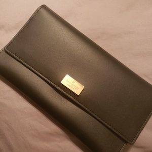 Kate Spade Urban Vinyl wallet ♤